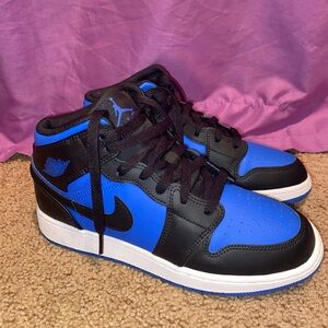 Air Jordan 1 Mid Shoes